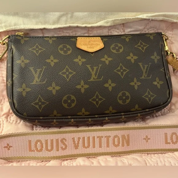 Louis Vuitton Pochette Cross Body - Picture 2 of 13